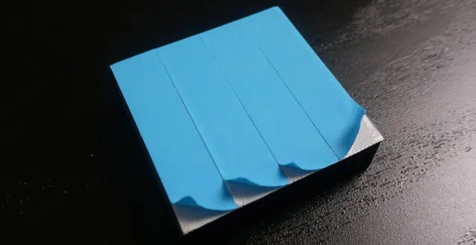 Eksen motorlarına soğutucu fin ve termal çift taraflı bant